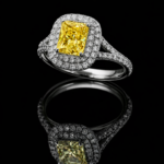 Anello solitario, in oro 18kt, modello Yellow Grace, diamanti kt. 2,54