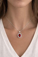 Collana donna in oro 18kt, modello "Kate", con rubino rosso idrotermale - immagine 2