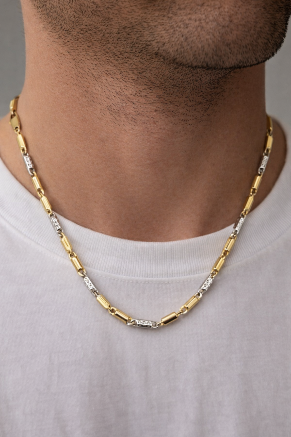 DF082BF1-CB07-4B0F-AC15-8251ACCB7A4C Collana uomo in oro 18kt bicolore – Eleganza Moderna - immagine 2